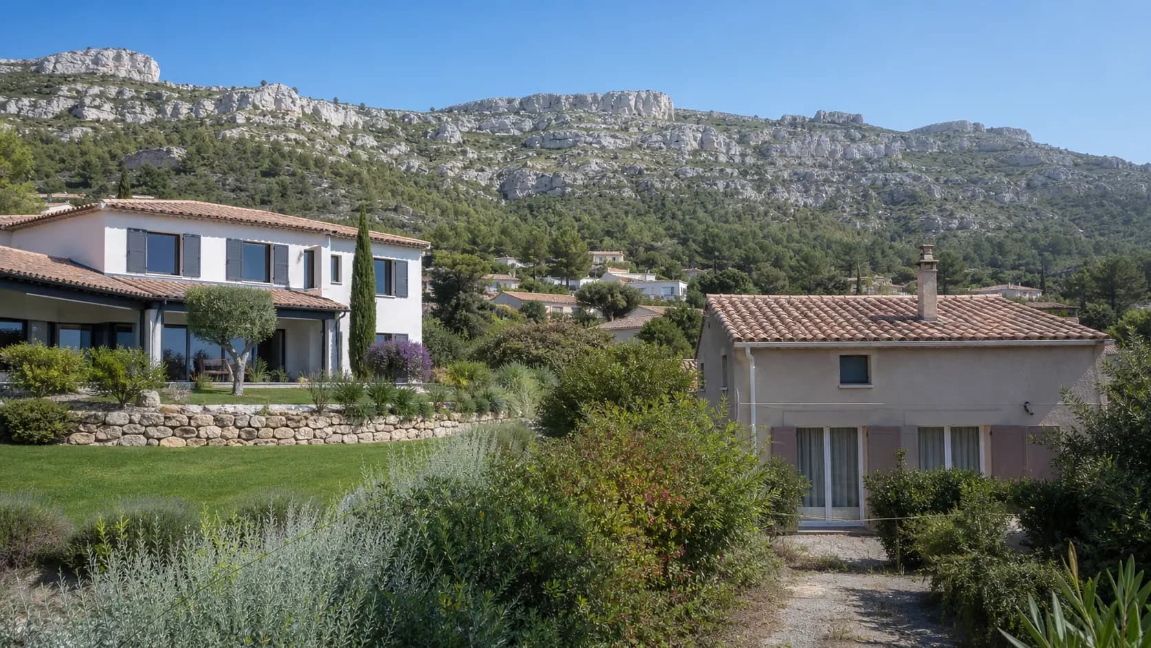 Deux maisons de Gémenos aux prestations et terrains différents